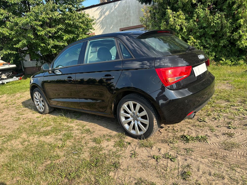Audi A1 8X (2010-2018) 1.6 TDI Attraction 2013