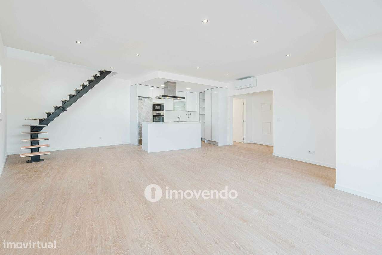 Apartamento T3 Duplex novo, com terraço e garagem, em Loures-3