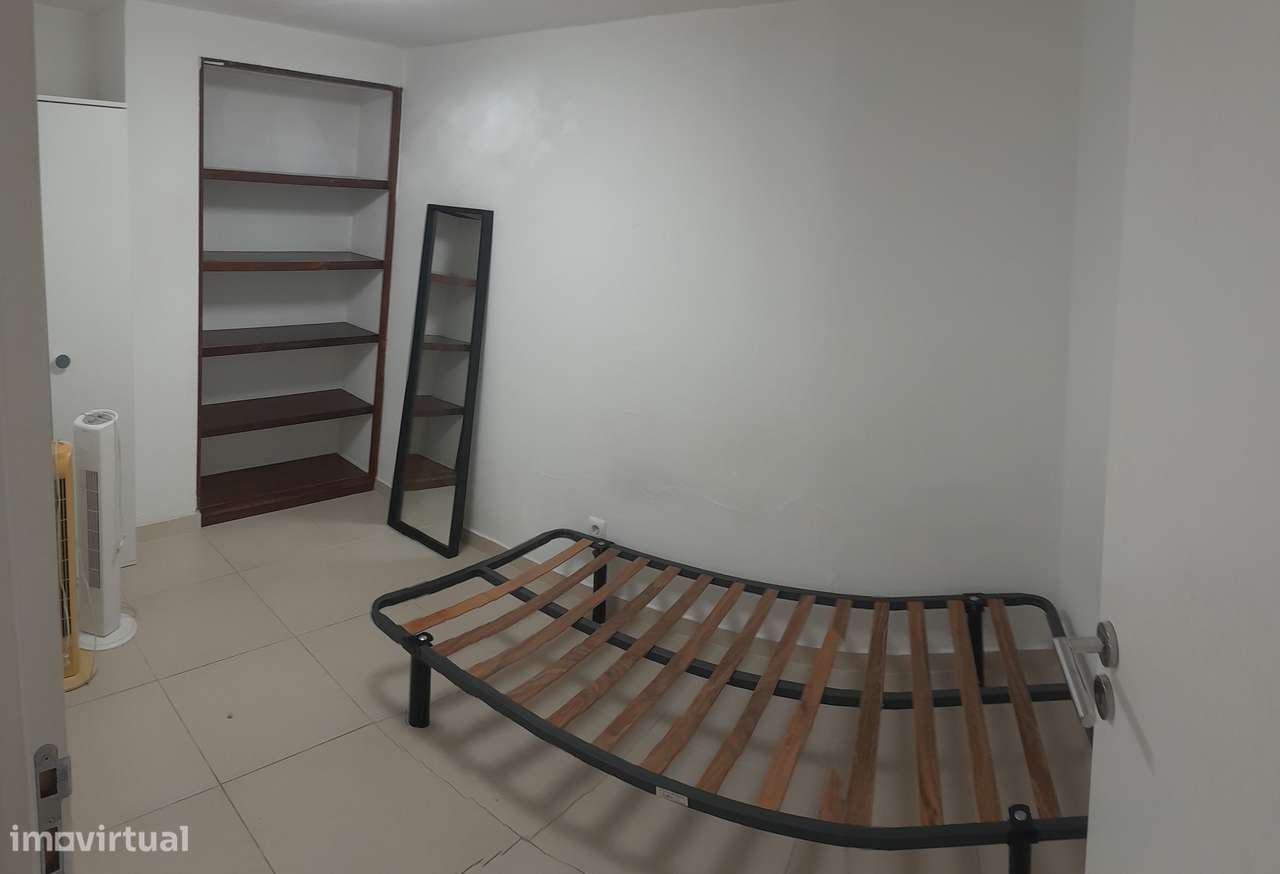 Loja C/ Cave + Garagem Box-11
