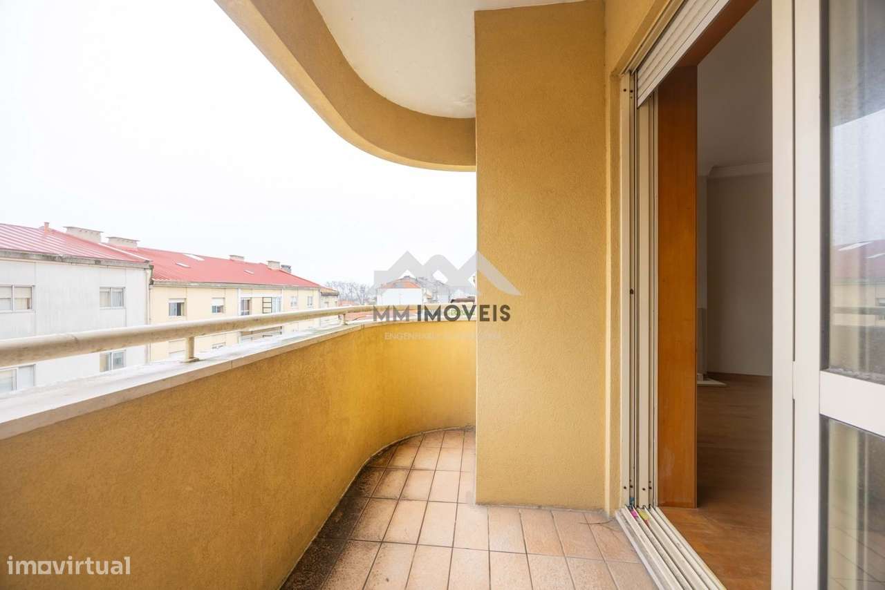 Apartamento T3 | Serpa Pinto | Varandas | Metro | Garagem - Grande imagem: 4/29