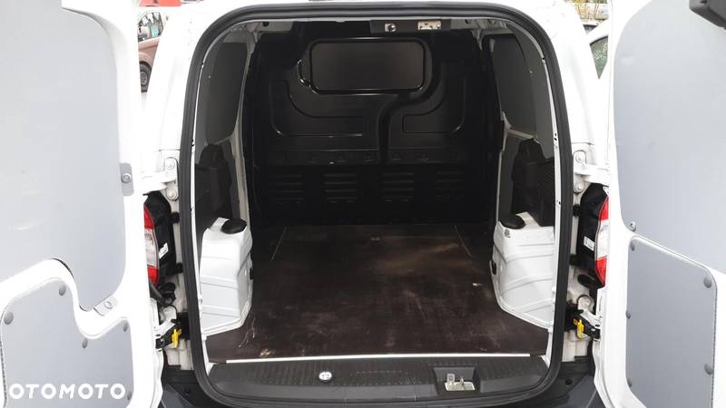 Ford transit-courier - 26