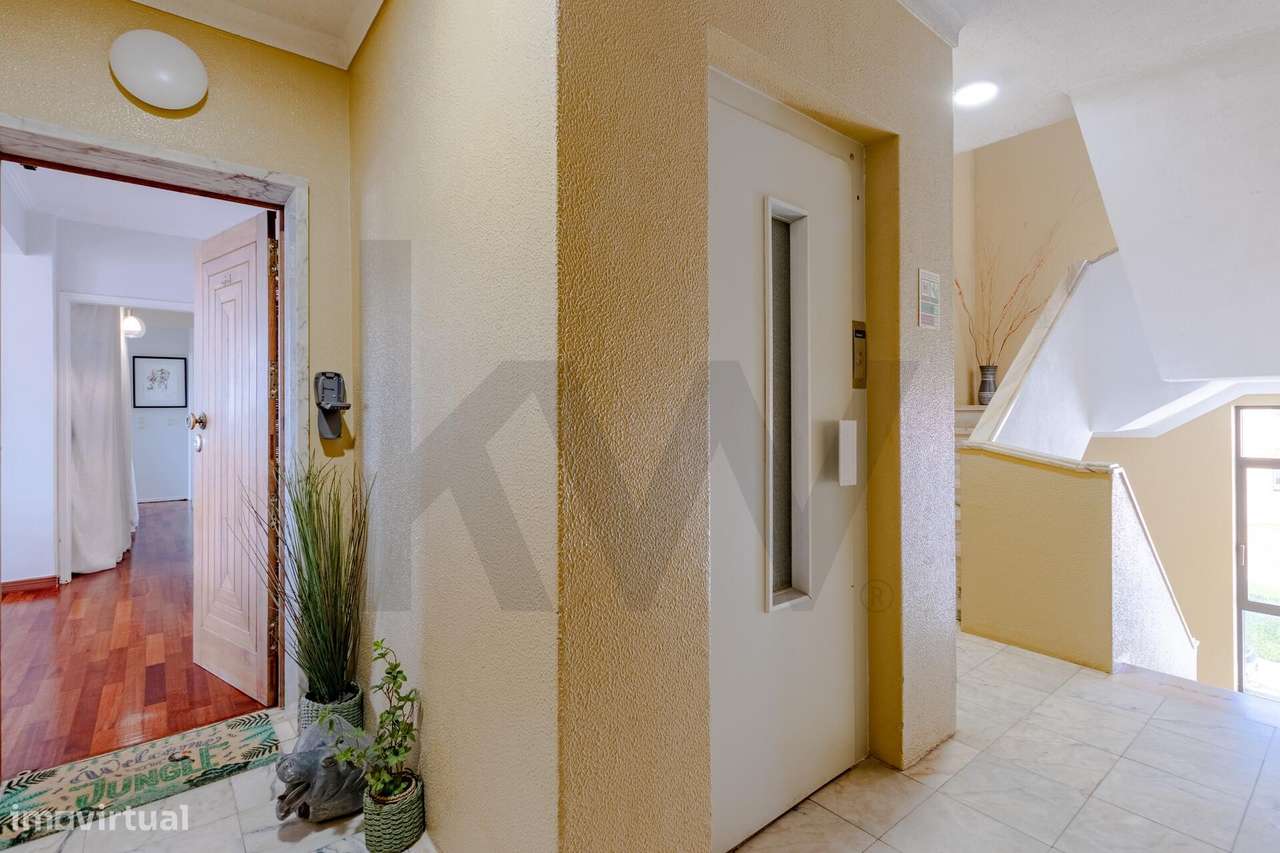 Apartamento na Bicuda, em condomínio fechado com jardins e piscina - Grande imagem: 5/34