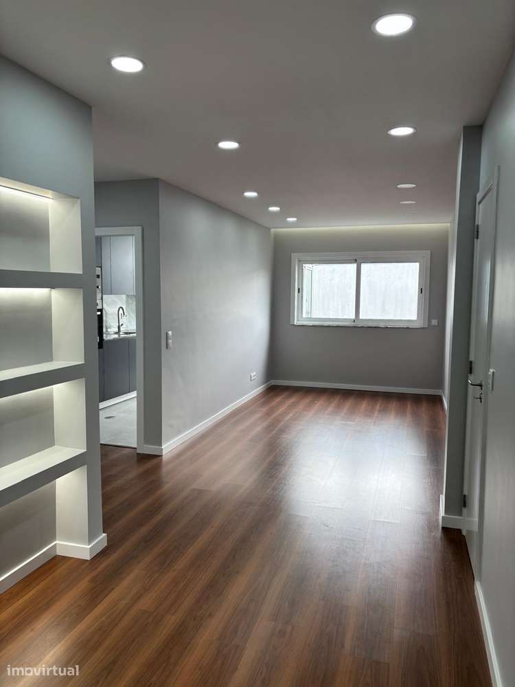 Apartamento T2 Totalmente Renovado com Pequeno Quintal - Bonfim-7