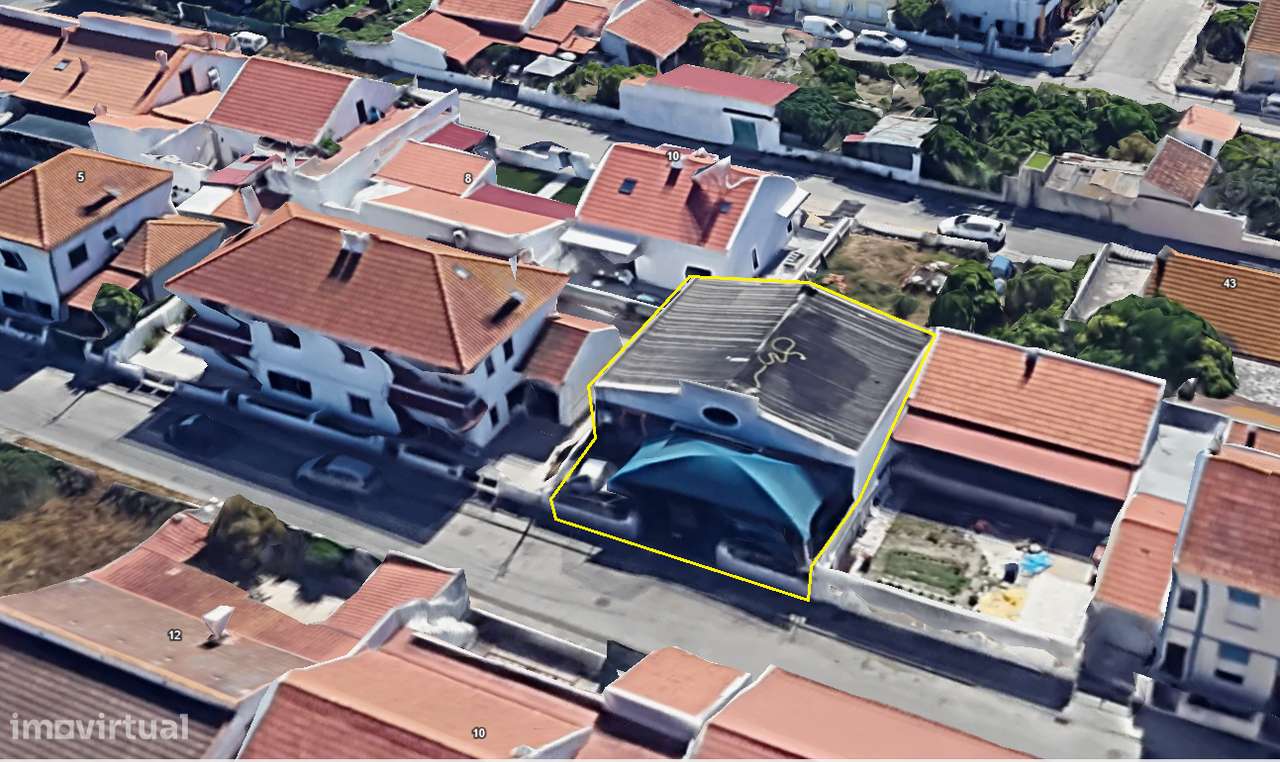 Armazém | Diversas utilidades, inserido em lote de 251 m2-18