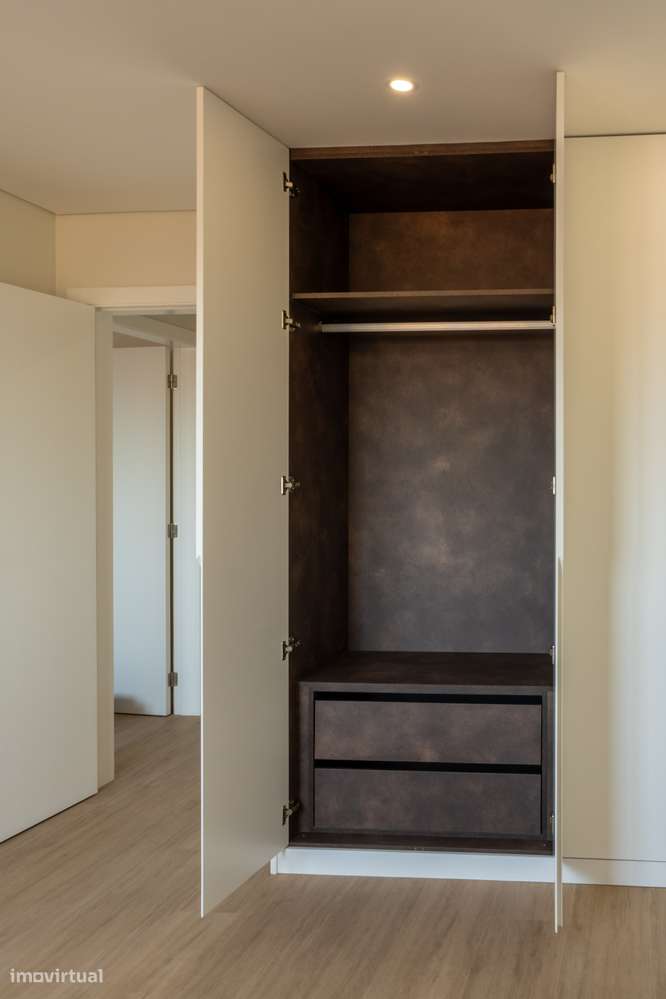 Apartamento T3 com 140 m2 mais 16m2 de varanda e garagem - Grande imagem: 4/18