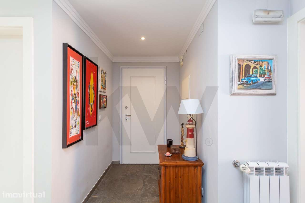 Moradia T4+1 com piscina, no Estoril em Condomínio fechado (Vale de Sa - Grande imagem: 5/56