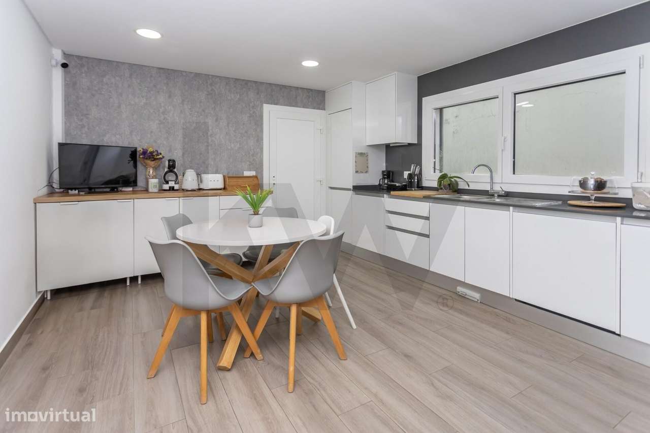 Moradia isolada T4 com piscina nos Foros da Amora - Grande imagem: 4/44