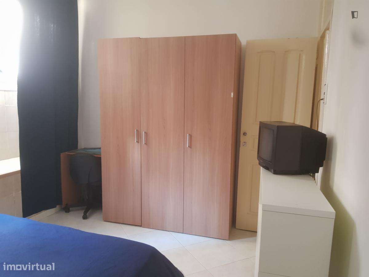 Quarto - localizado em Alameda Lisbon - Grande imagem: 3/8