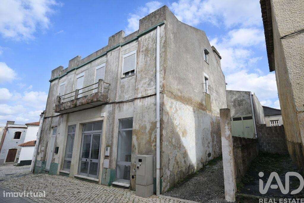 Prédio em Cadaval e Pêro Moniz de 320 m2 - Grande imagem: 3/20