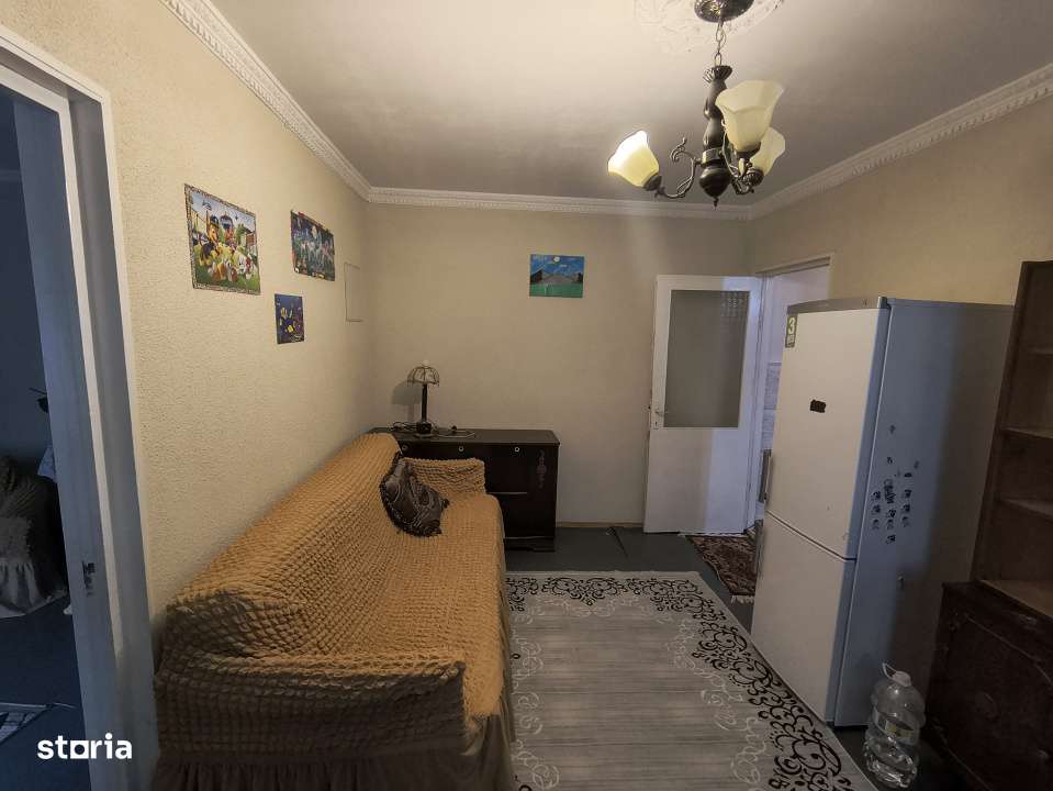 KM 4 5 - apartament 3 camere semidecomandat boxa-0