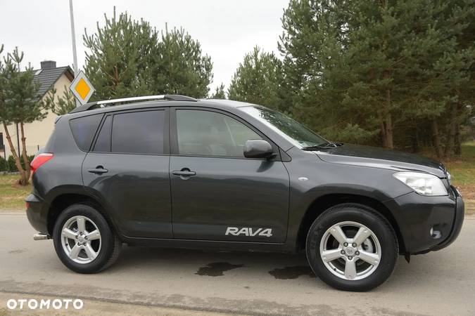 Toyota RAV4 2.2 D-4D Premium - 6