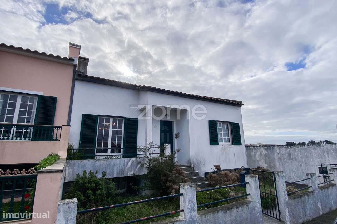 Moradia T2+2 com Garagem e Quintal – Ribeira Grande - Grande imagem: 2/27