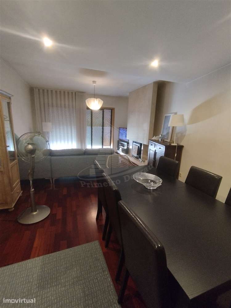 T4 com garagem para 2 carros-12