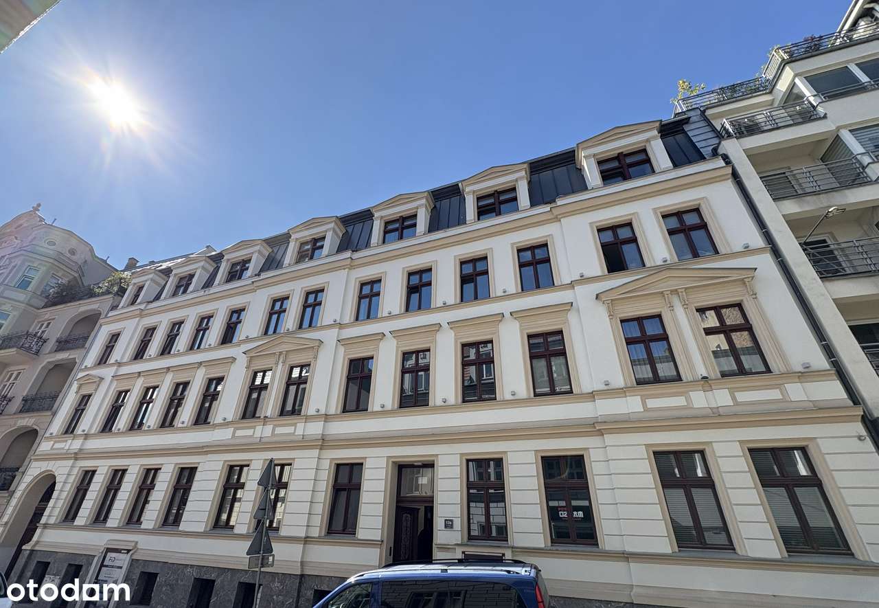 Kawalerka w odrestaurowanej kamienicy z windą – Centrum Poznania