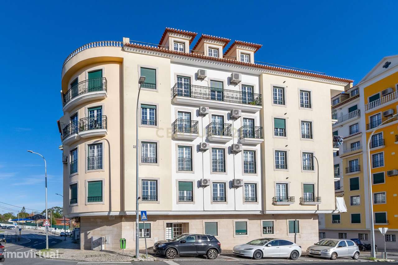 T2 na Urbanização do Neudel em excelente estado.-22