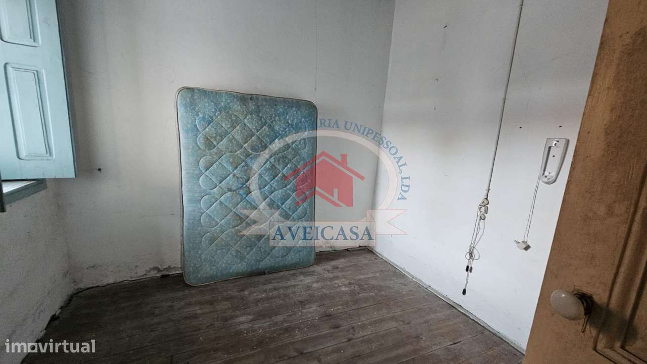 CASA GANDARESA EM VERDEMILHO PARA RECUPERAR-17