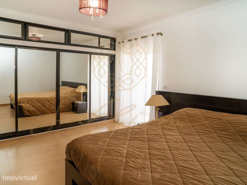 Moradia Isolada com 6 Assoalhadas , Piscina , Garagem Perto das Praias-34