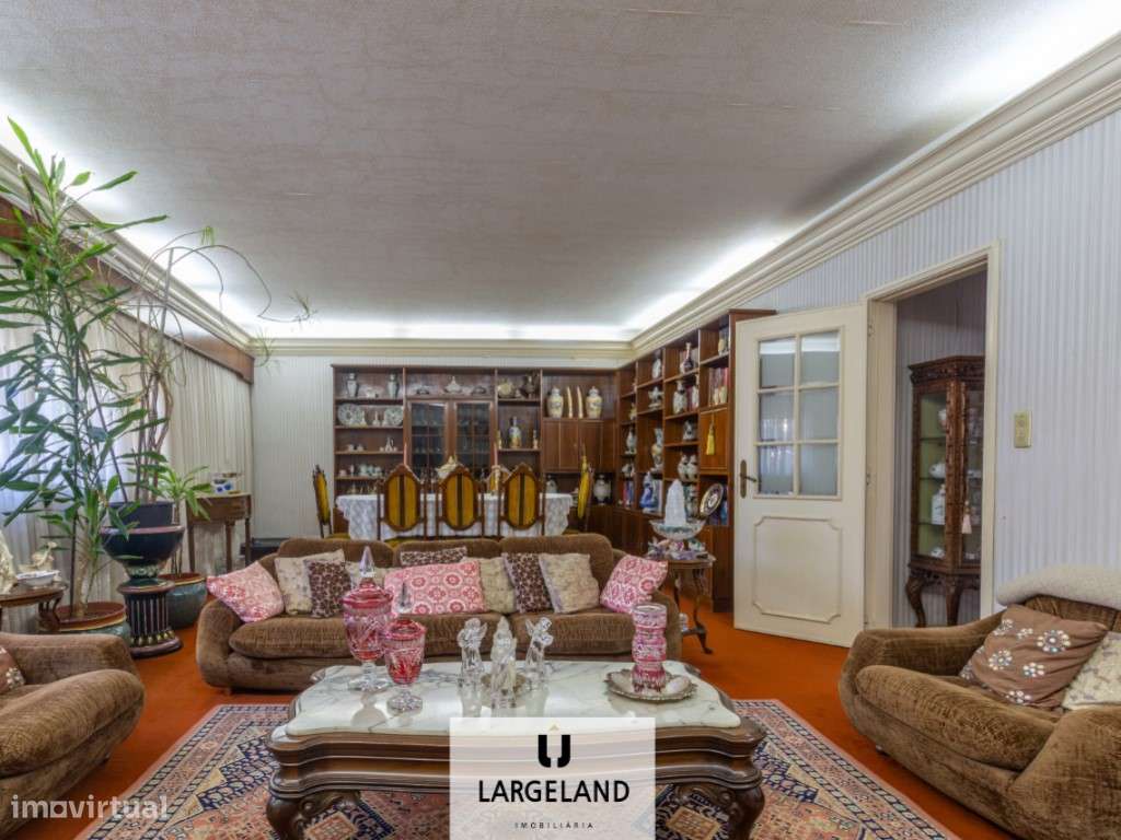 Moradia isolada T4 em Arrifana-2