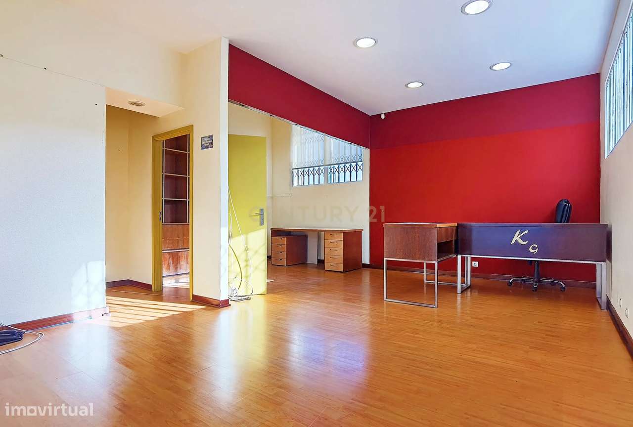 Loja de rua em Valbom, em frente aos Bombeiros, com 85 m2 de área útil - Grande imagem: 4/13