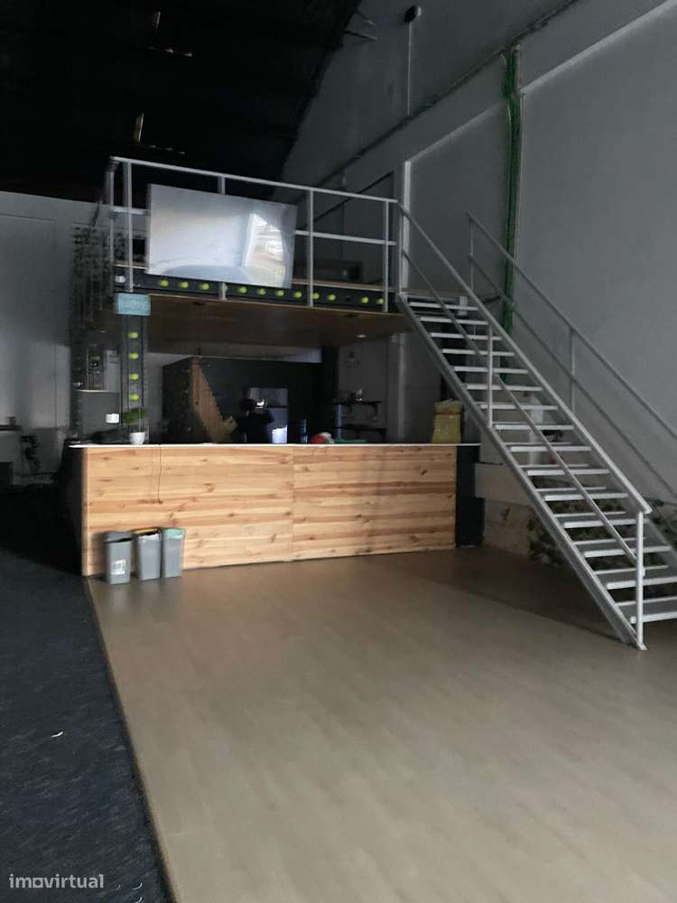 Armazém com Campos de Padel para Arrendamento – Excelente Oportunidade - Grande imagem: 4/11