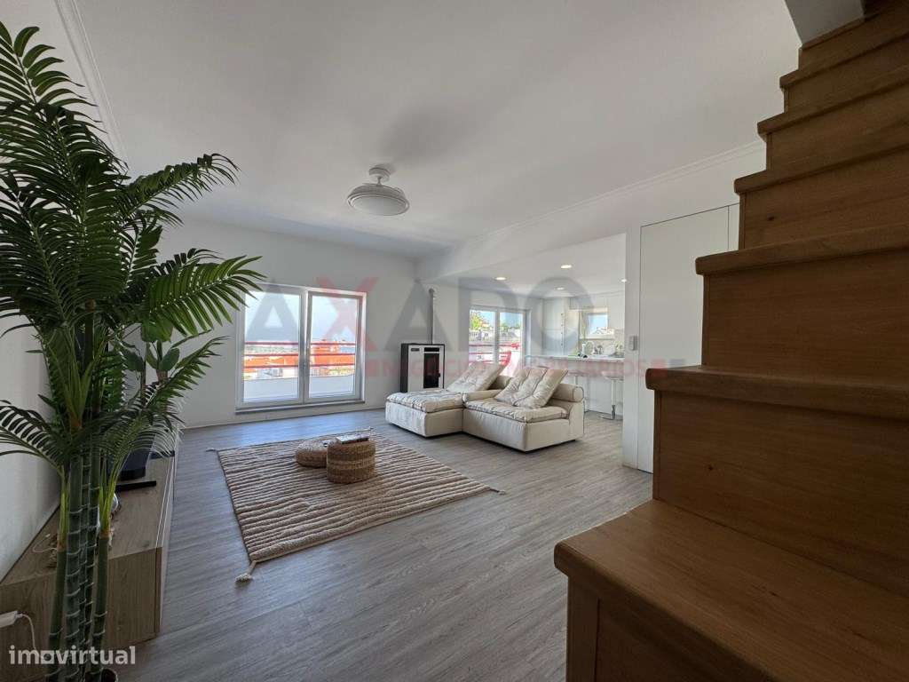 T1 + 1 Duplex Remodelado e Mobilado no Centro de Seia - Último Anda... - Grande imagem: 2/18