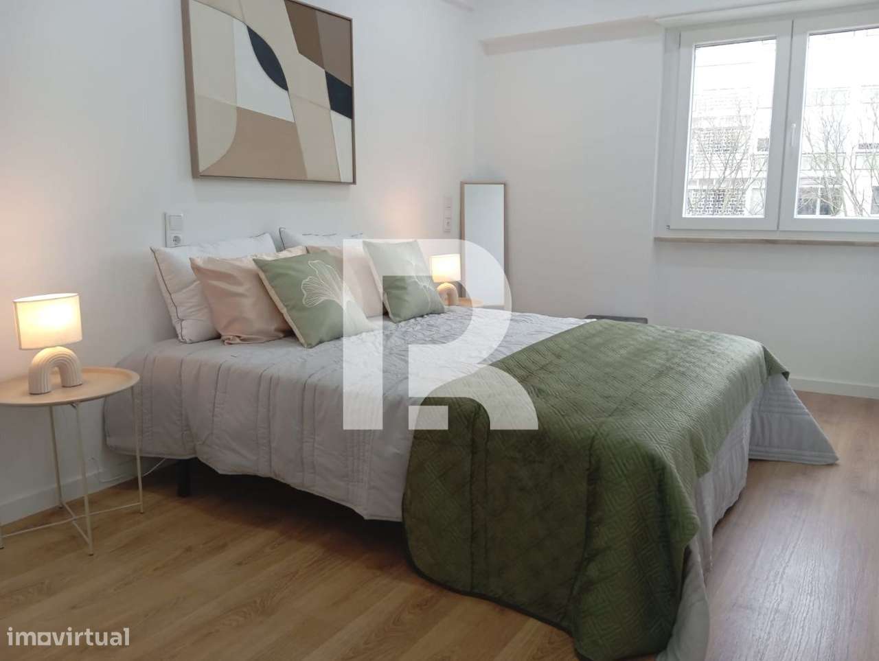 Apartamento T3 Totalmente Remodelado em Benfica-13