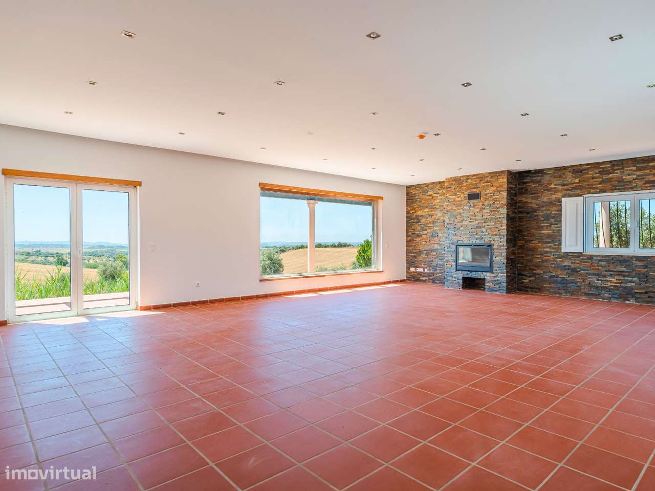 Moradia T4 inserida em propriedade com 9.680 m²-6