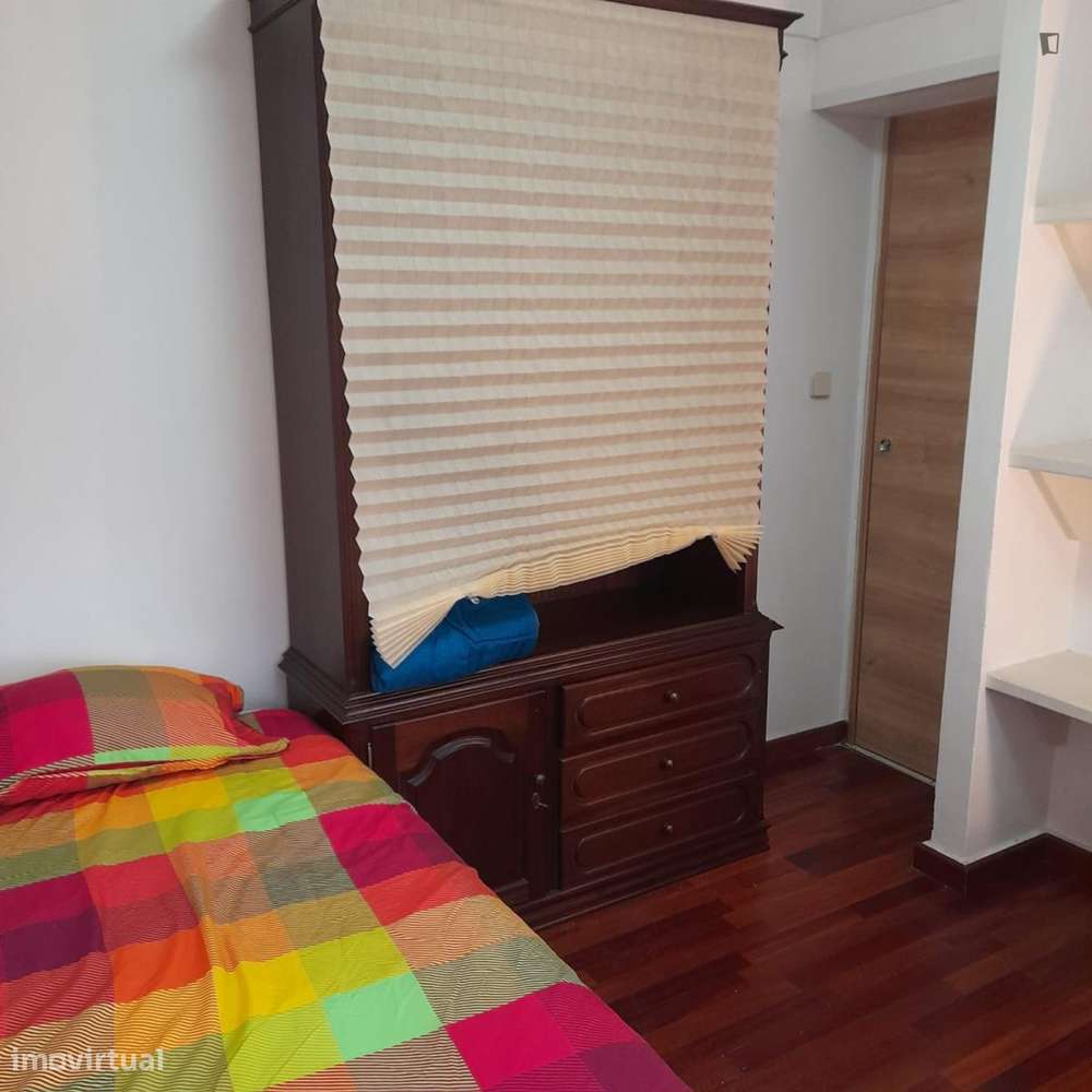 Quarto - localizado em Carnide Lisbon - Grande imagem: 2/9