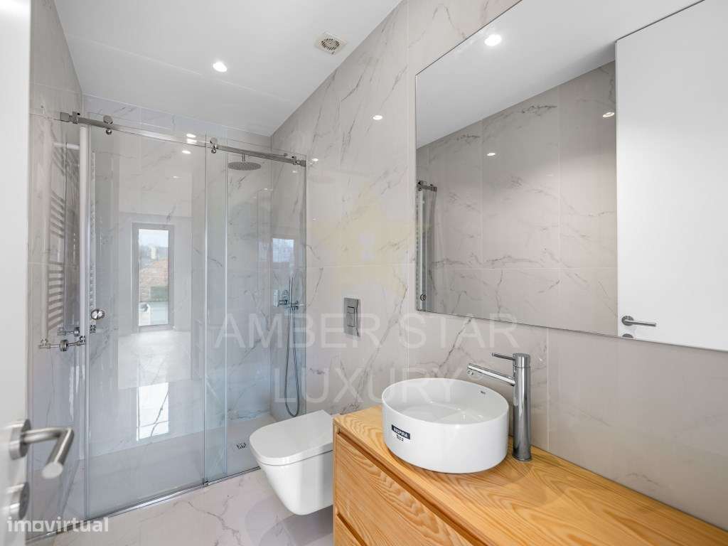 Moradia T4 com Jardim a 10 minutos da Praia-5