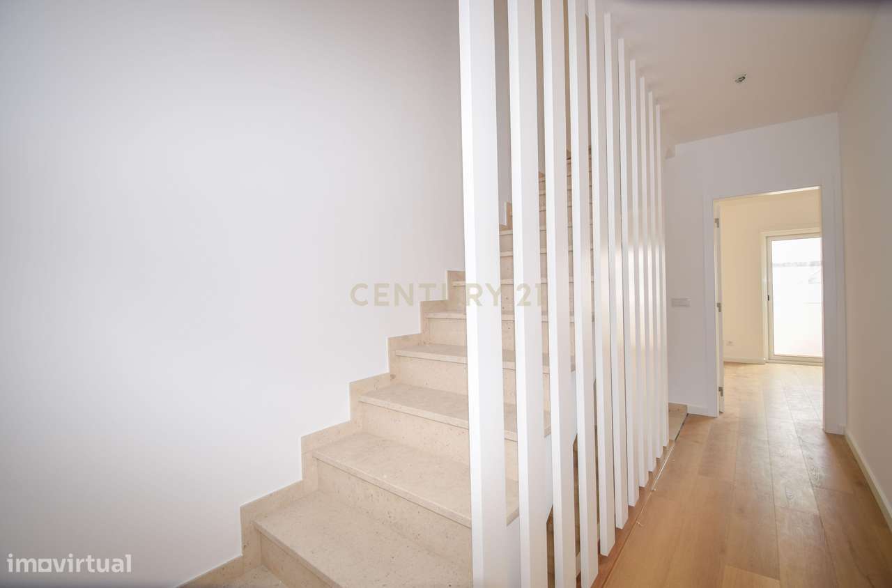 Moradias Condomínio fechado Belas Garden  T2+1 e T3+1-32