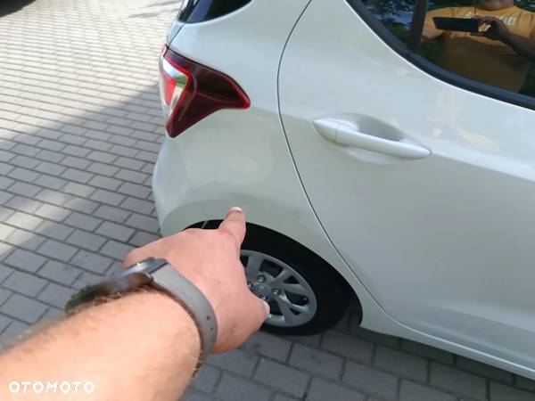 Hyundai i10 - 30