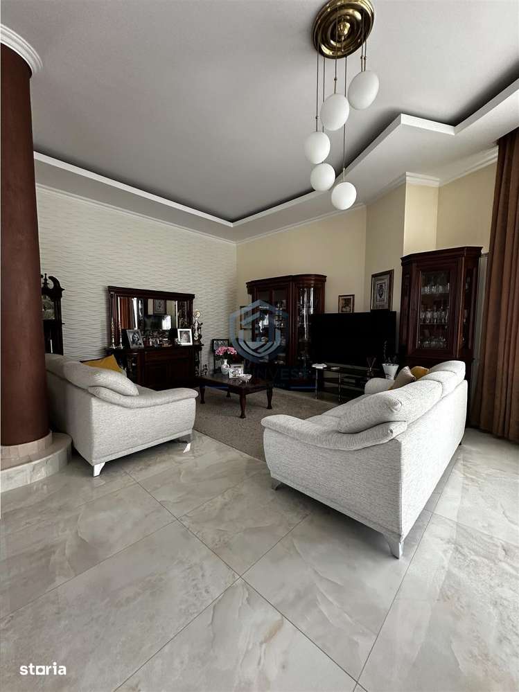 Vila lux cu piscina Sanmartin - Imagine principală: 5/20