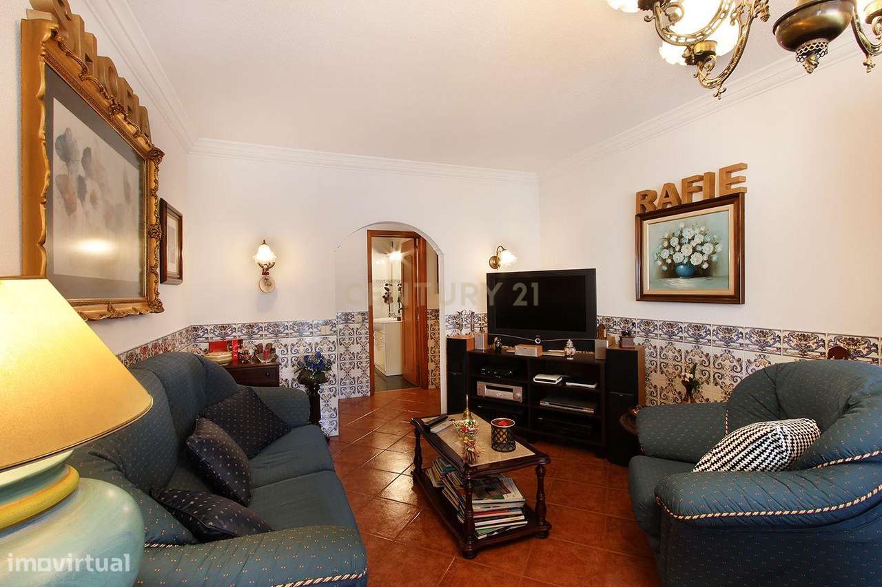 Apartamento T2 na Tapada das Mercês-9