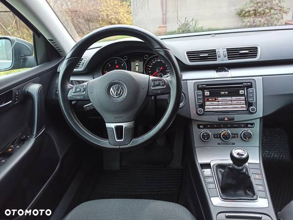 Volkswagen Passat 2.0 TDI Comfortline - 13