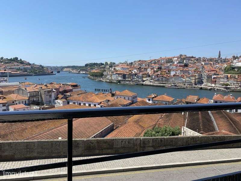 T2 no Cais de Gaia, com vistas incriveis, renovado - Grande imagem: 5/12