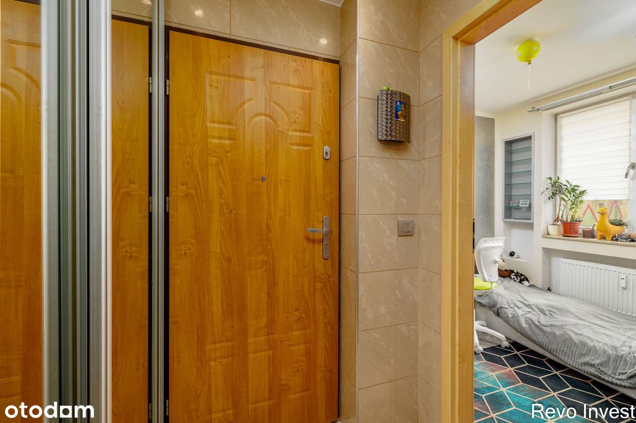 4-pokojowe, dobrze doświetlone mieszkanie wraz z  balkonem-16