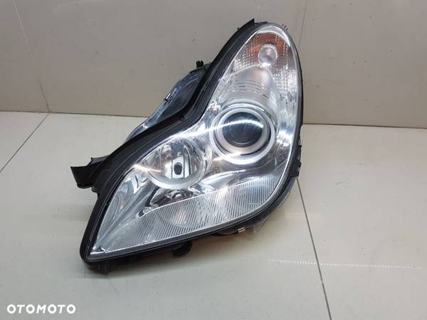 MERCEDES CLS W219 LAMPA PRZEDNIA PRAWA LUB LEWA PRZOD - 5