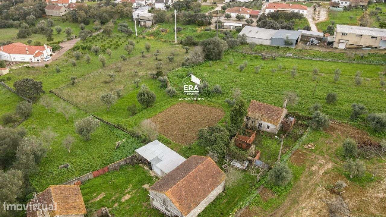 Moradia T3 localizada na Atouguia, Ourém! - Grande imagem: 2/10