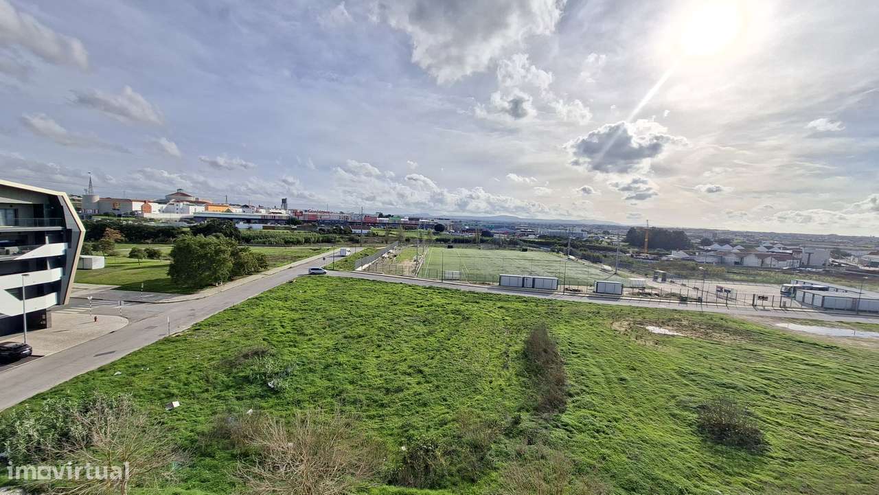 Apartamento T2 com 126m2, arrecadação e lugar  estacionamento Montijo.-16