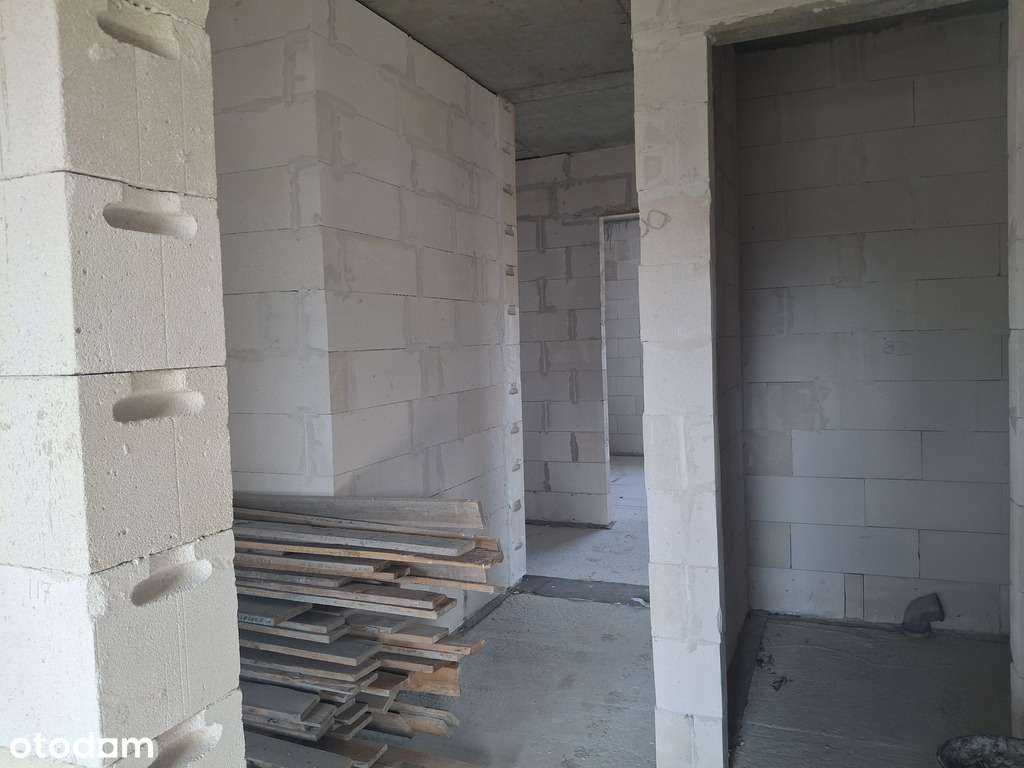 Działka budowlana z domem w stanie surowym-11