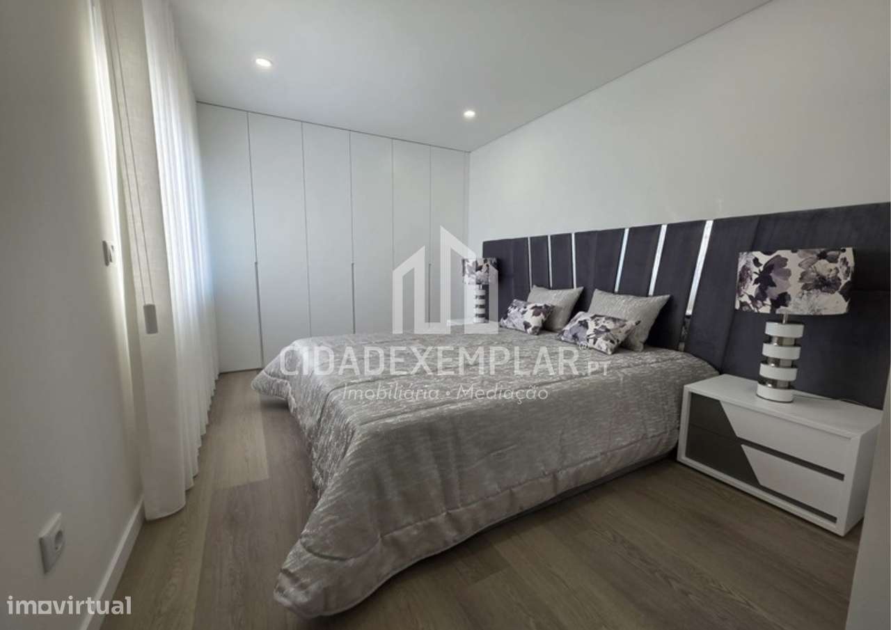 Luxuoso Penthouse T2 Totalmente Remodelado – Portimão, Algarve-14