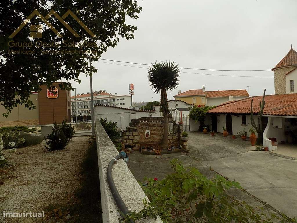 Moradia c/ anexos, piscina , telheiro e logradouro-5