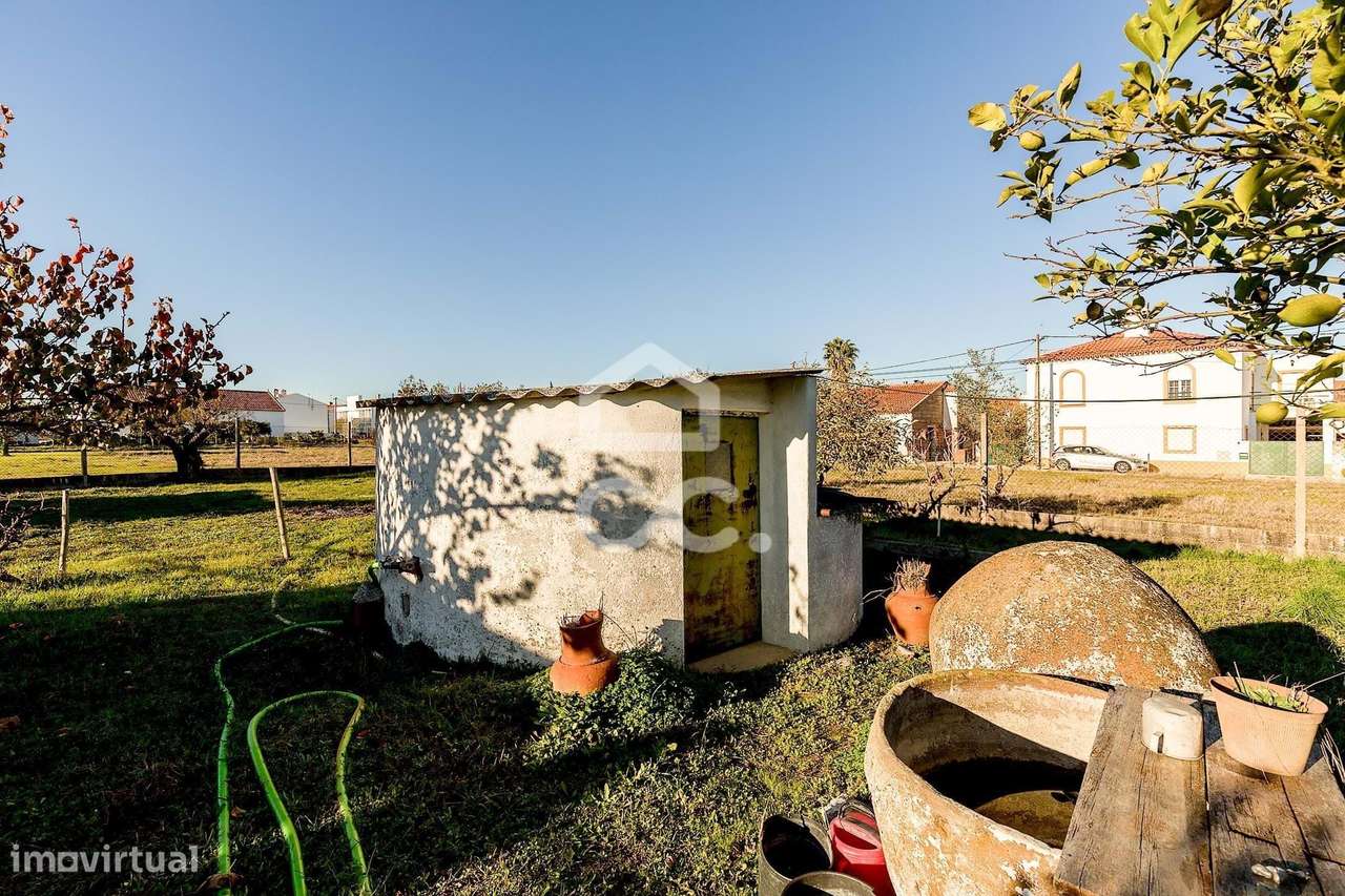 Terreno de  1.350 m² c/ Anexo de Apoio Agrícola | Canaviais, Évora-9