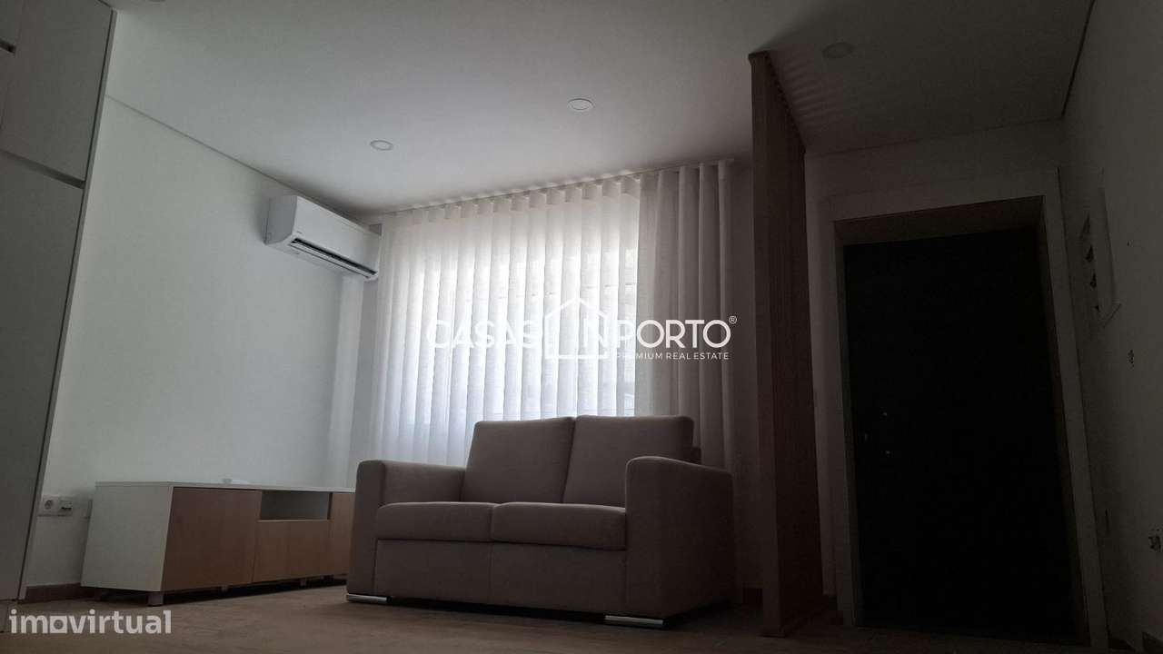 Moradia Triplex T2 com Terraço - Localização Premium junto à Lapa,-6