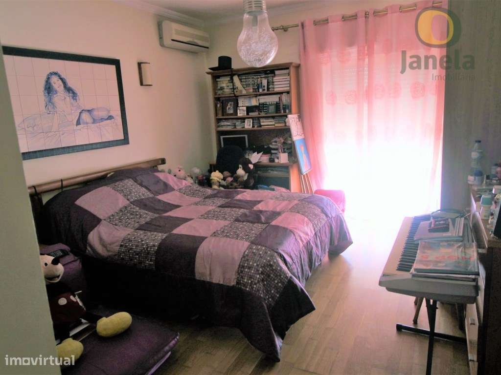 Apartamento T3 Figuras com 2 estacionamentos e terraço enorme - Grande imagem: 5/8