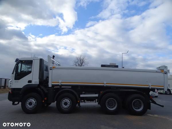 Iveco TRAKKER 410 / 8X4 / 2 STRONNA WYWROTKA / HYDROBURTA / AUTOMAT / 17 TON ŁADOWNOŚCI / 2008 rok - 21