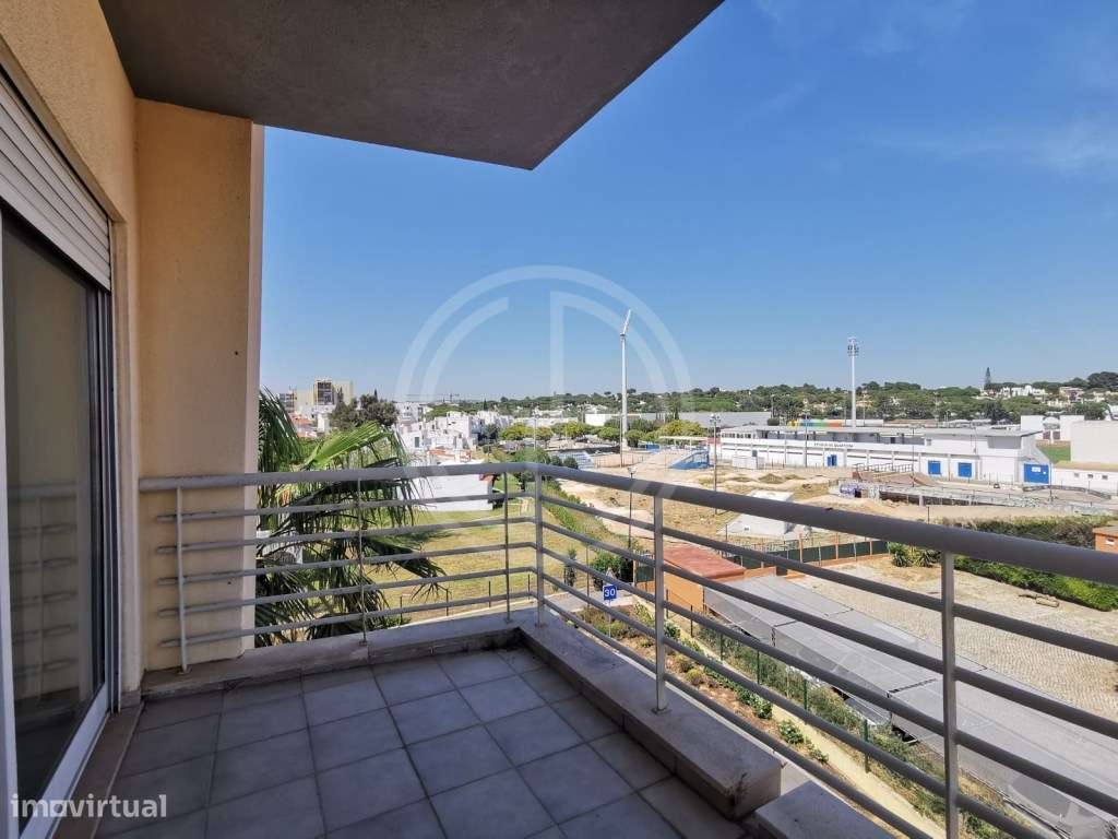 Apartamento T3 no centro de Vilamoura, em condomínio com piscina e ...-17