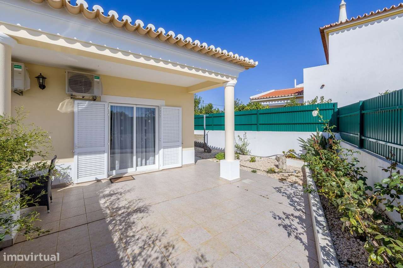 MORADIA TÉRREA V4 COM PISCINA PARA VENDA NO SARGAÇAL-27