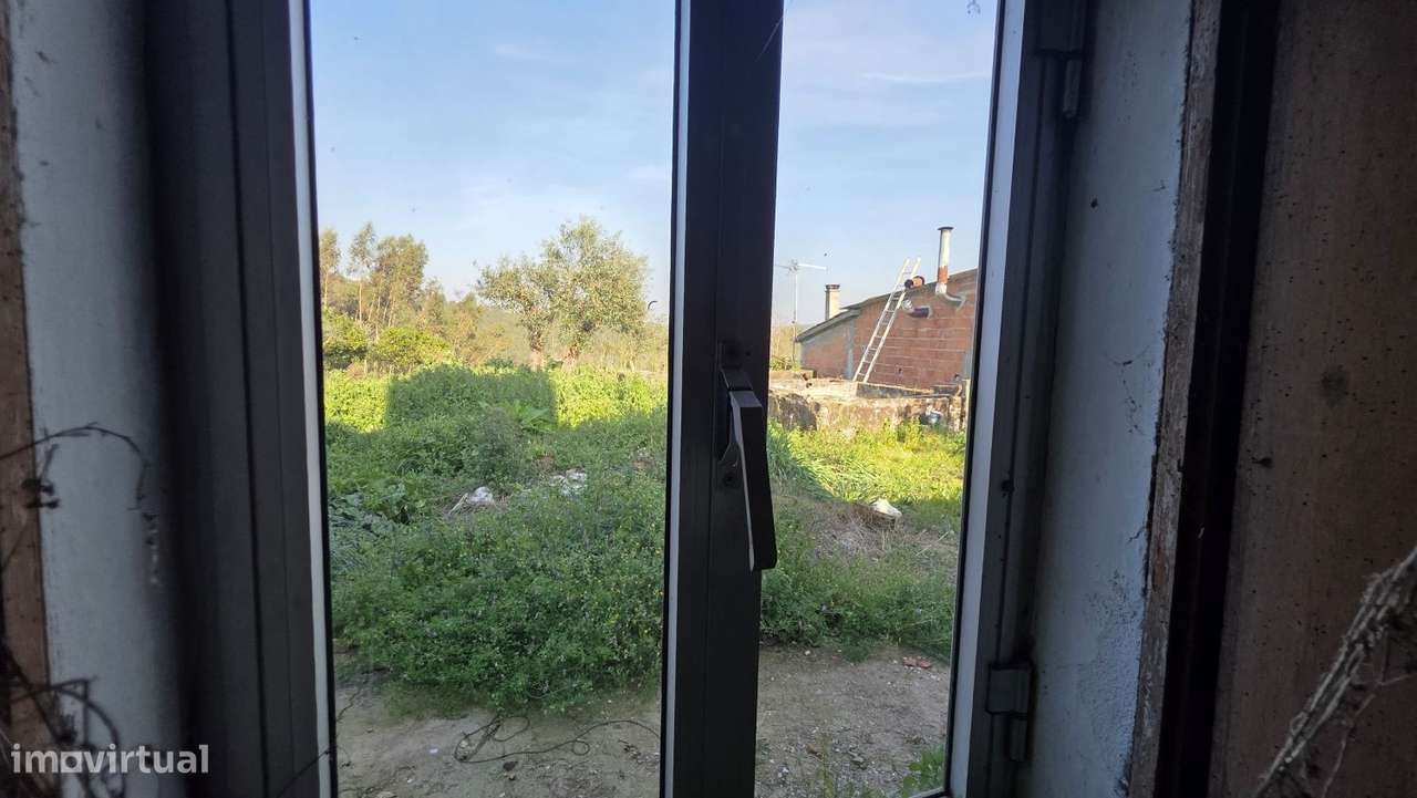 Moradia para restaurar, com terreno, perto de Ferreira do Zêzere-27