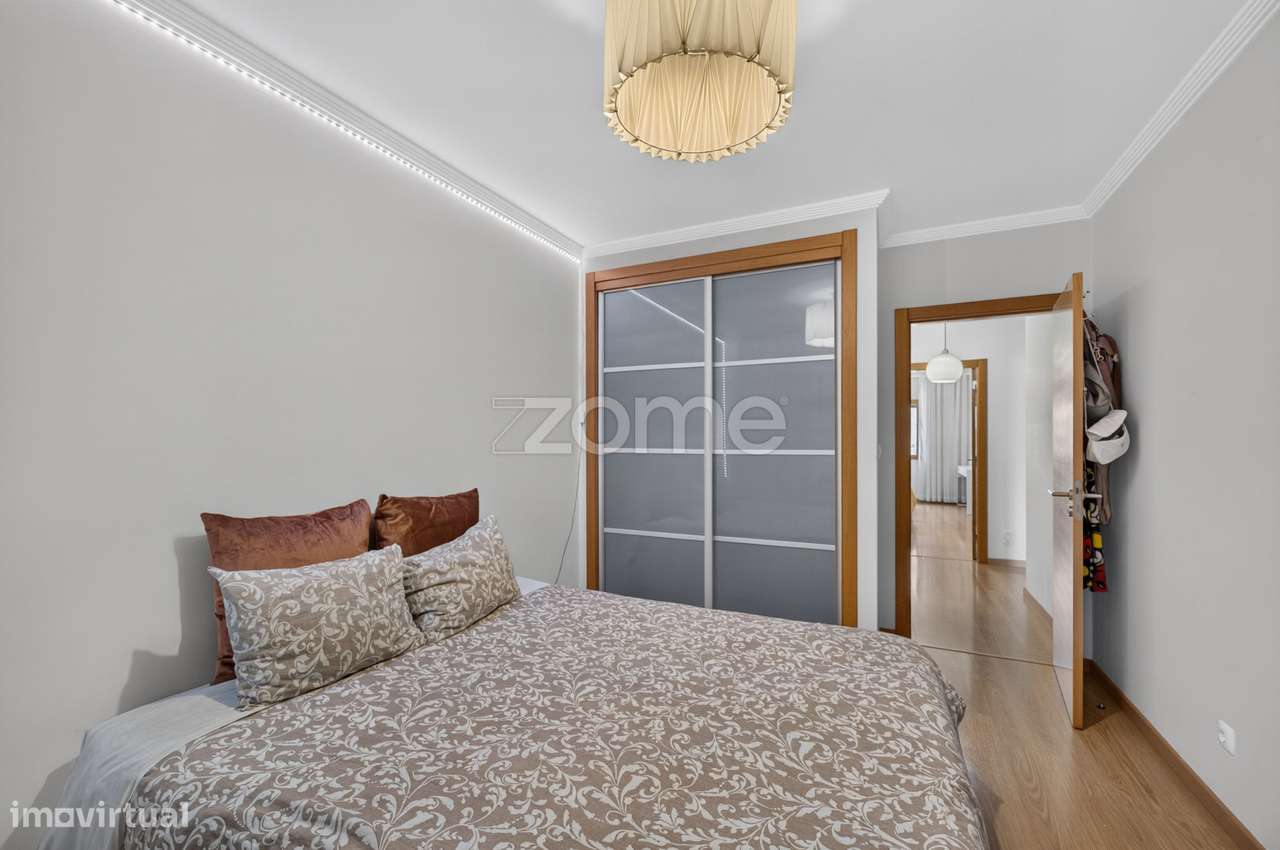 Apartamento T3 na Urbanização do Jardim da Amoreira - Ramada-16